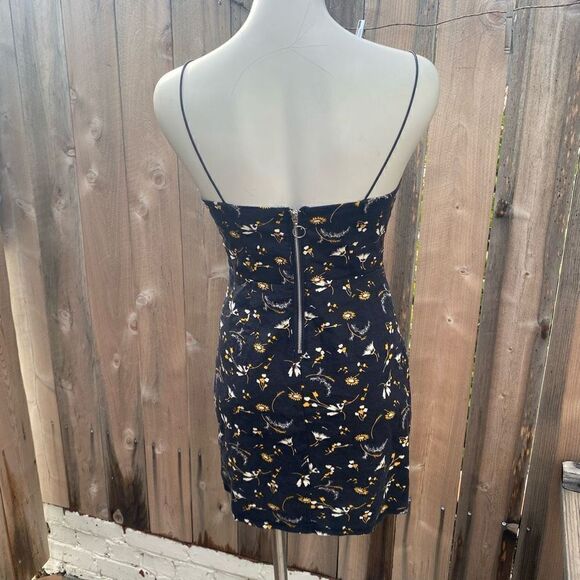 Urban Outfitters Women's Colette Stretch Linen Mini Dress in Black Size US 4 - Picture 7 of 9